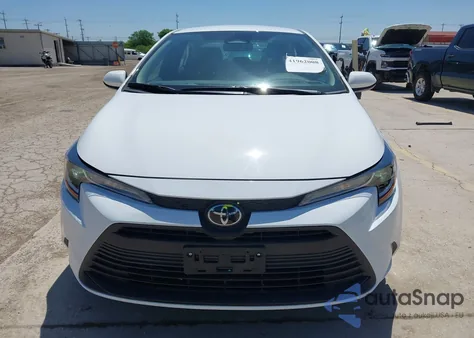 2025 Toyota Corolla Le z USA, uszkodzony, nr VIN 5YFB4MDE2SP238600